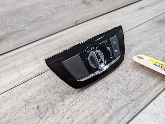 OEM BMW F90 G30 G32 530 540 M550 M5 Headlight Switch Control Panel Light Module