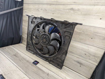 2016 BMW 740i G12 Radiator Fan Shroud Housing w/ Motor 8619626