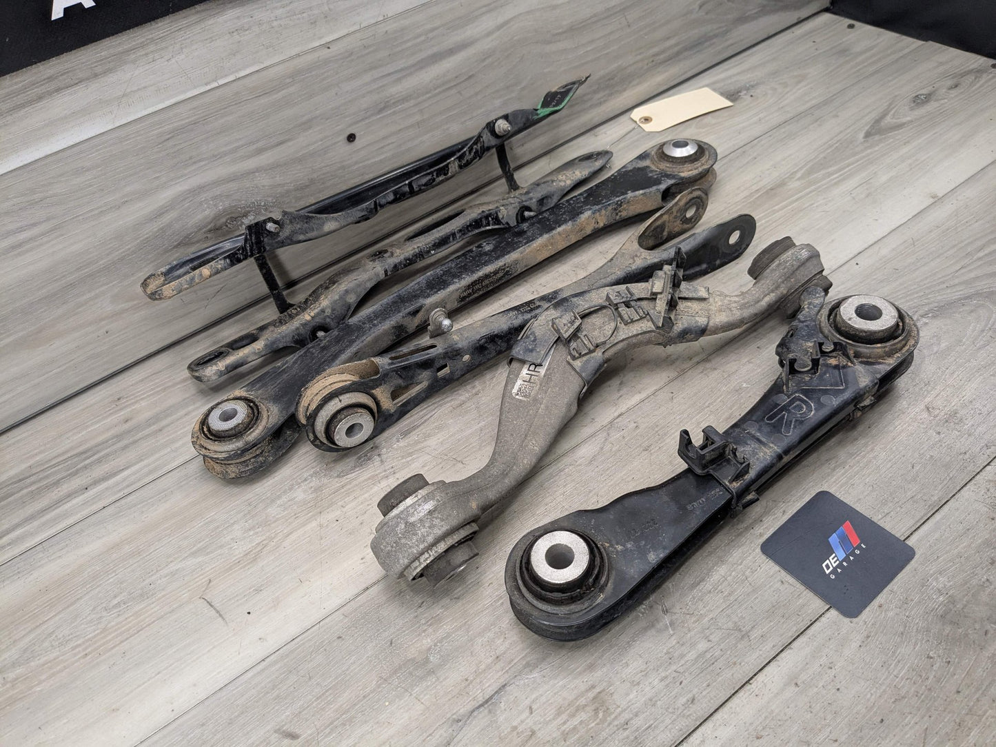 2018 BMW 750i G12 Rear Right Passenger Control Arms SET 6861116 OEM BMW G11 G12 G15 G30 Rear Right Passenger Side Upper Lower Control Arm SET