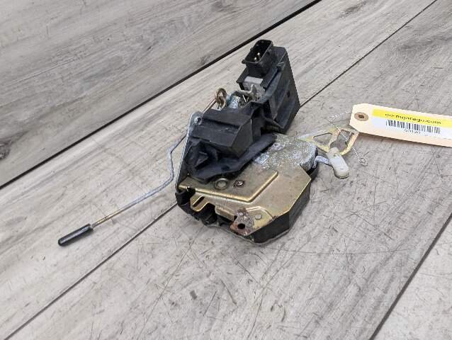 1996 - 2003 BMW Z3 E36 Front Right Passenger Door Latch Lock Actuator 8353012 M54B25O0