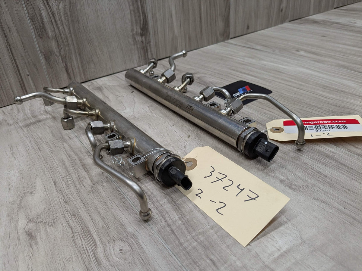2016-2019 BMW G12 750i Engine Motor Fuel Injector Rail Line SET 8601017 OEM BMW G11 G12 750 G30 M550 Pressure Fuel Injectors Rail Lines Engine N63 4.4L
