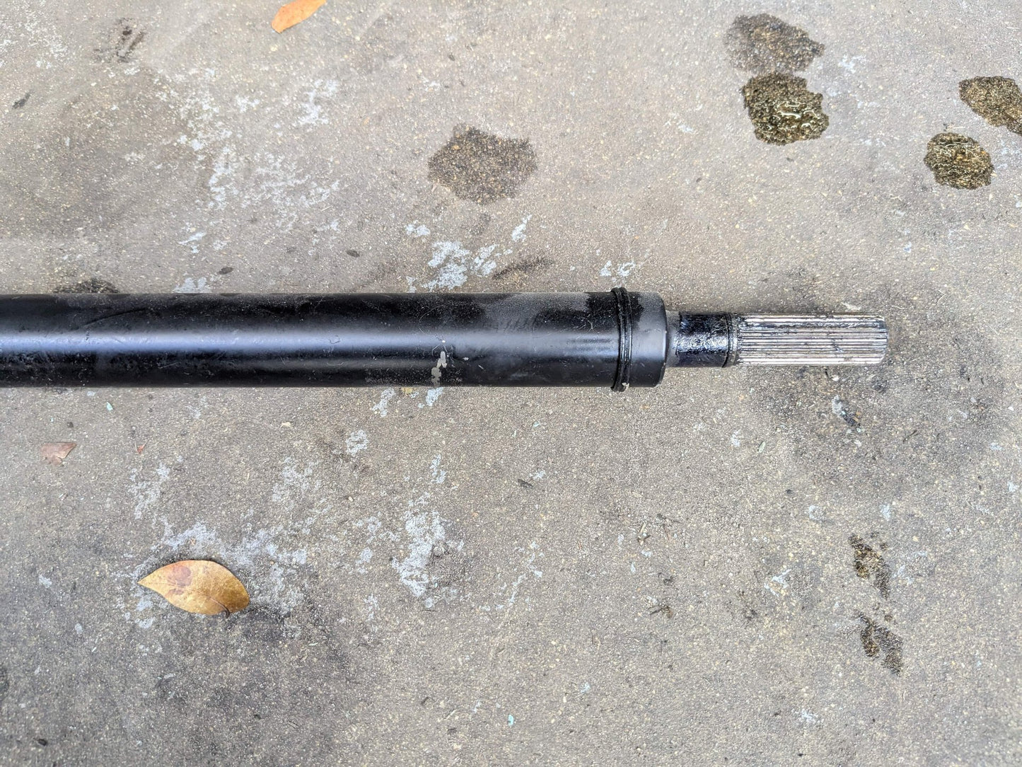 BMW Unknown Unknown Front Propeller Driveshaft Drive Shaft 9425911 OEM BMW G12 G20 G30 F90 X3 X4 X5 M5 M8 Sedan Drive Shaft Driveshaft Front Output