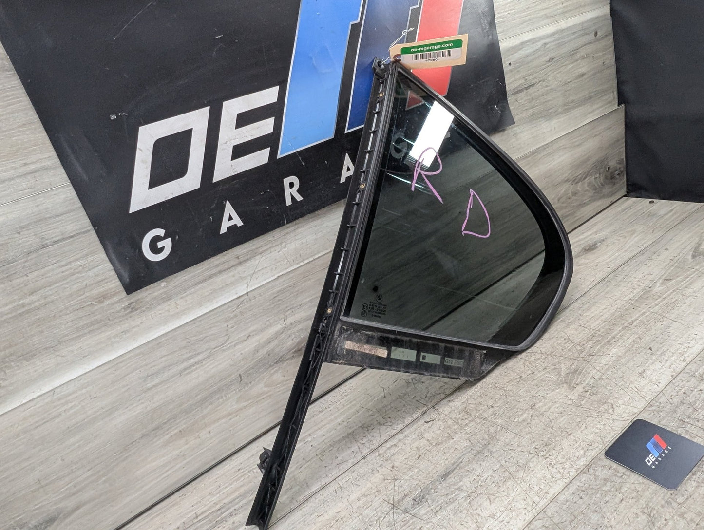 2017 BMW 740i G12 Rear Left Driver Door Window Glass 7384217 16-22 OEM BMW G12 740 750 M760 B7 Rear Left Driver Door Quarter Fixed Glass