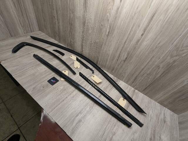 22-25 OEM BMW G42 G87 Right Passenger Side Door Belt Molding Trim SHADOW GLOSS