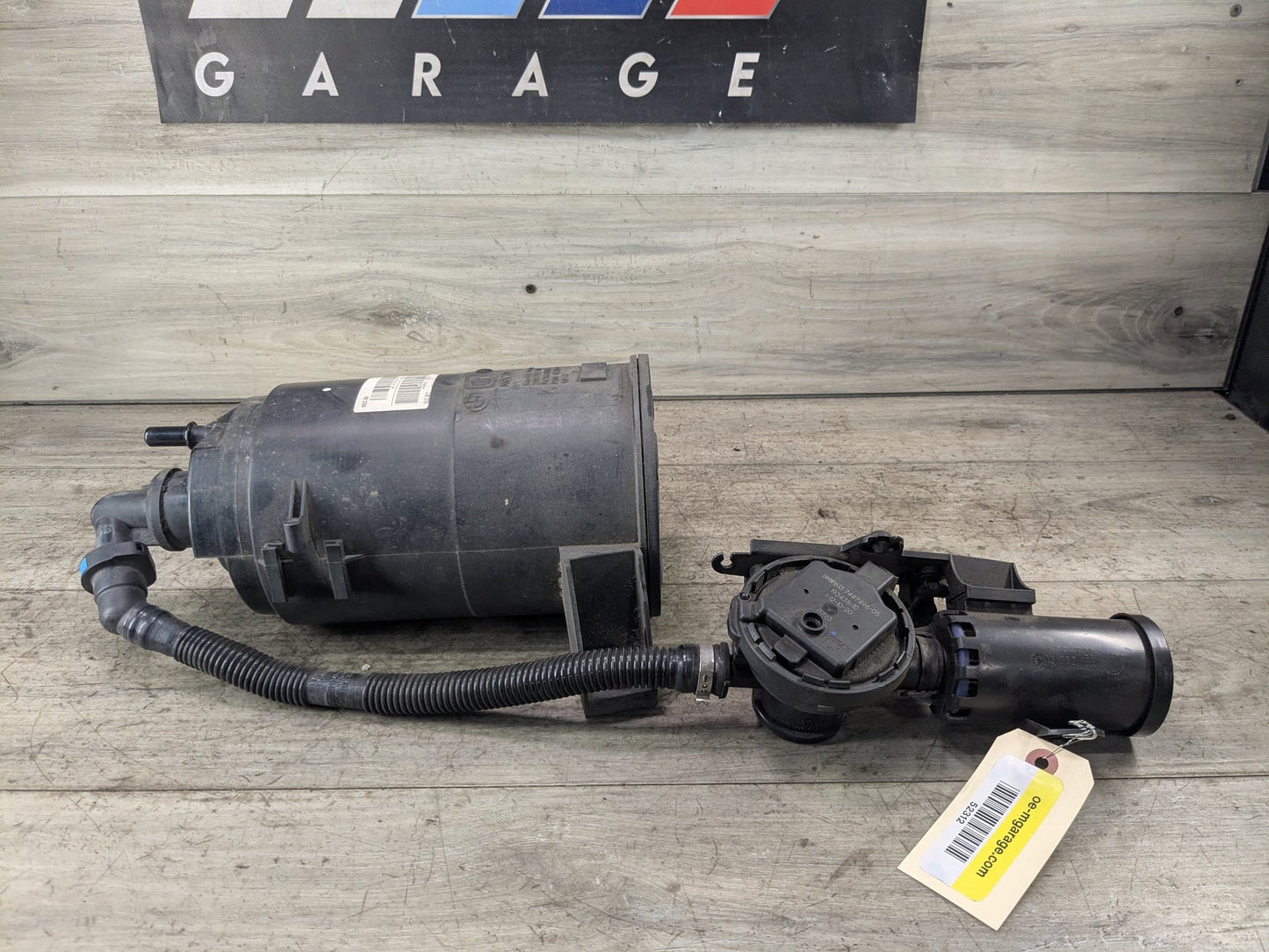 2020 BMW X3 G01 Fuel Vapor Charcoal Canister 7459686 OEM BMW G01 G02 F97 X3 X4 Charcoal Filter Fuel Tank Vapor Evaporator Canister