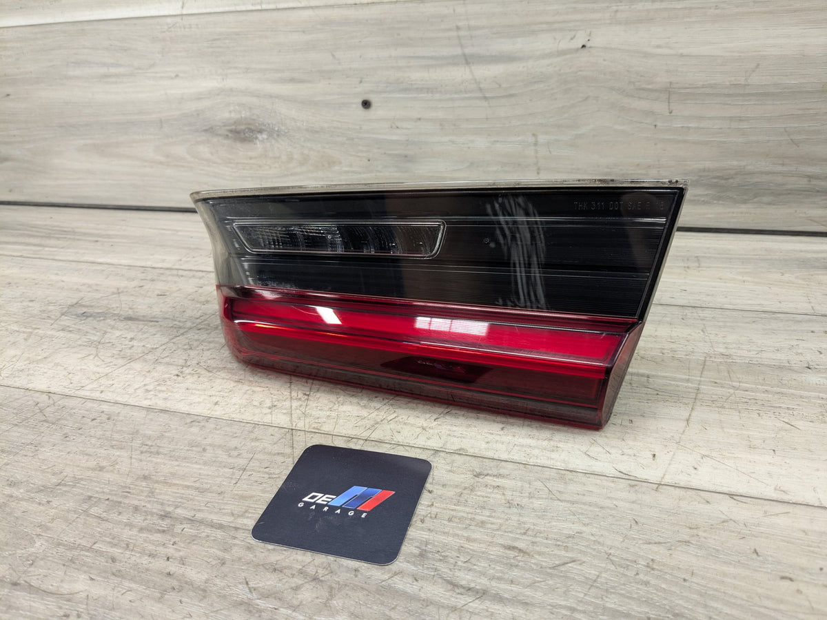 2021 BMW 330i G20 Rear Right Passenger Inner Tail Light 7495090 PRE-LCI OEM BMW G20 G80 330 M340 M3 Rear Right Passenger Inner Stop Tail Light OEM