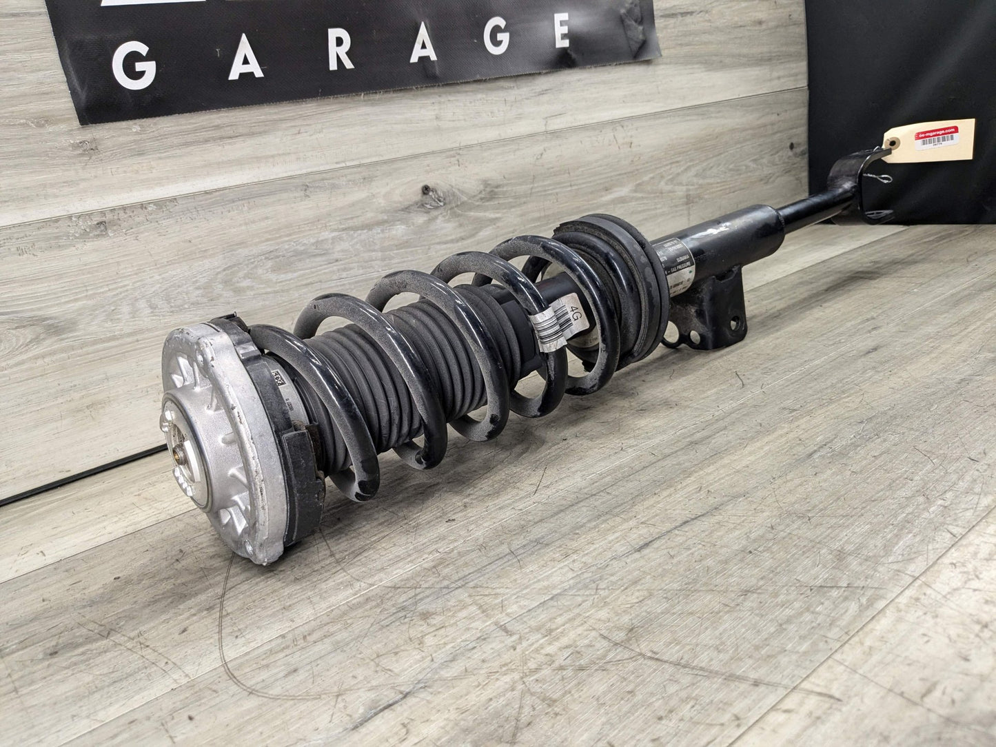 2021 BMW 540i G30 Rear Right Passenger Spring Strut Shock Absorber 6896010 21-23 OEM BMW G30 540 REAR Right Passenger Side Strut Shock Absorber w/ Spring