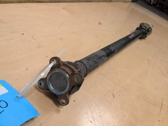 2010 - 2015 BMW 750i F01 Front Propeller Driveshaft Drive Shaft 8628043 N63B44O1