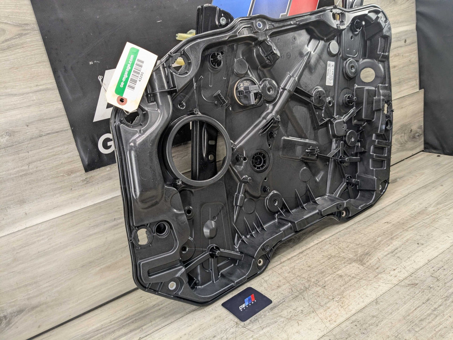 2019 BMW 330i G20 Front Right Passenger Door Window Glass Regulator Motor 7432232 OEM BMW G20 G80 330 M340 M3 FRONT Right Passenger Door Window Regulator Motor