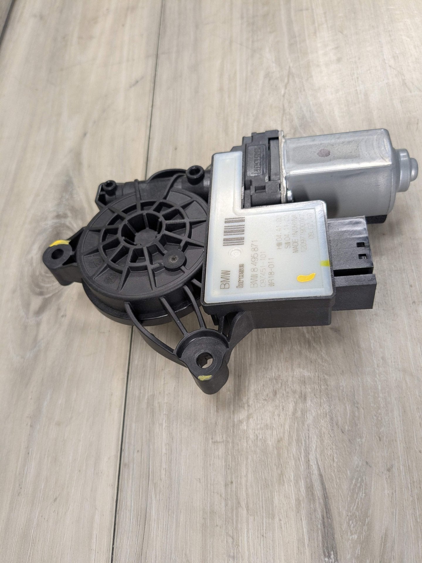 2020 BMW 330i G20 Rear Left Driver Door Window Glass Regulator Motor 8495871 OEM BMW G20 G80 330 M340 M3 REAR Left Driver Side Door Window Regulator Motor