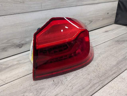2017 - 2023 BMW M550i G30 Rear Right Passenger Outer Tail Light 7376470 N63B44O2