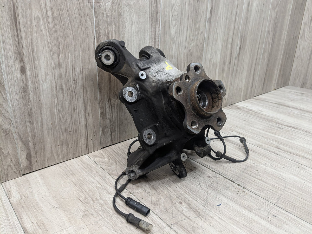 2017-2023 BMW M550i G30 Rear Right Passenger Spindle Knuckle w/ Bearing 6866338 17-23 OEM BMW G30 530 540 M5550 REAR Right Passenger Hub Knuckle Bearing Carrier OEM