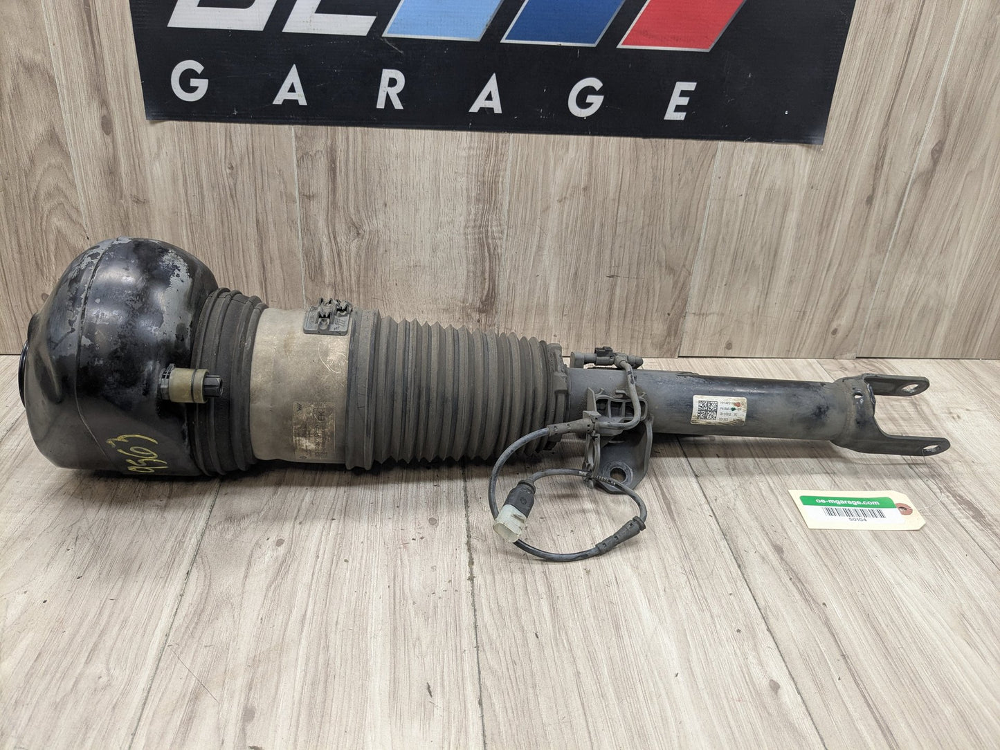 16-22 OEM BMW G11 G12 740 750 Front Drive Side Air Suspension Shock Absorber RWD