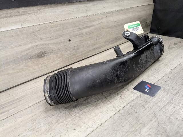 09-19 OEM BMW F12 F13 F15 F16 X5 X6 Front Right Intercooler Upper Charge Pipe