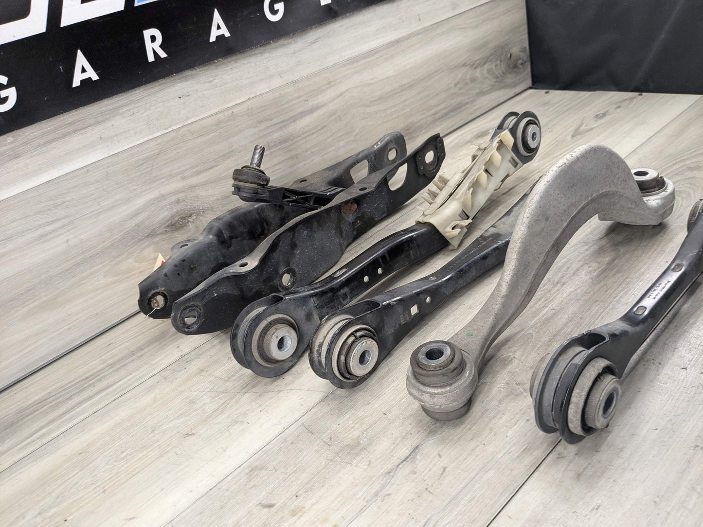 2019 BMW X5 G05 Rear Left Driver Control Arms SET 6878021 19-25 OEM BMW G05 G06 G07 X5 X7 Rear Left Driver Control Arm Wishbone SET