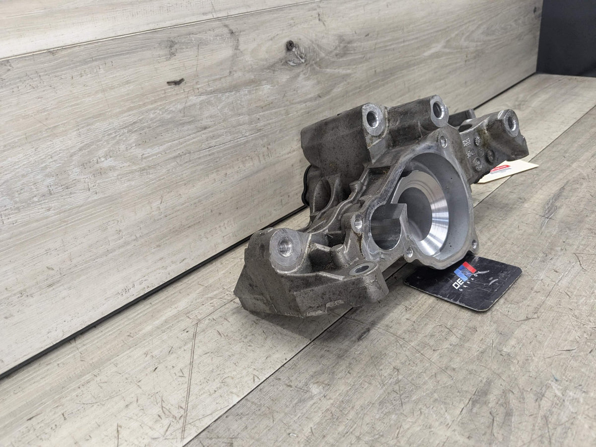 OEM BMW F22 F23 F30 G01 G02 230 330 X3 Engine Coolant Pump With Support B46 B48