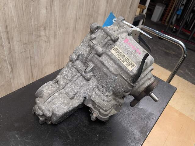 2013 BMW 750i N63B44O1 Transmission Transfer Case k 7649782