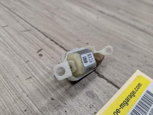 16-23 OEM BMW F90 G12 G16 G30 Steering Wheel Vibration Damper Generator 7856691