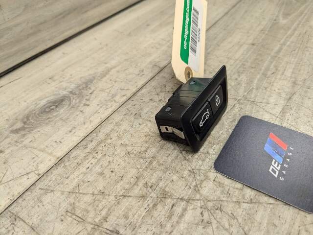 OEM BMW F02 F10 F15 F48 F90 G01 G20 G30 G80 X3 Rear Trunk Lid Center Lock Switch