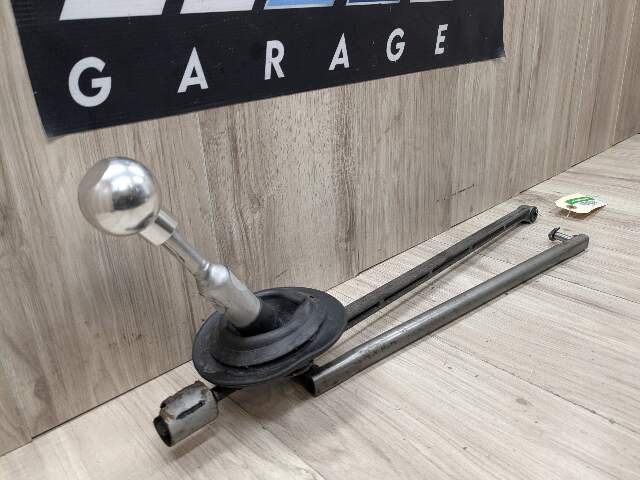 03-05 OEM BMW E85 Z4 M54 MANUAL Transmission Shift Arm and Lever Assembly Q Boot