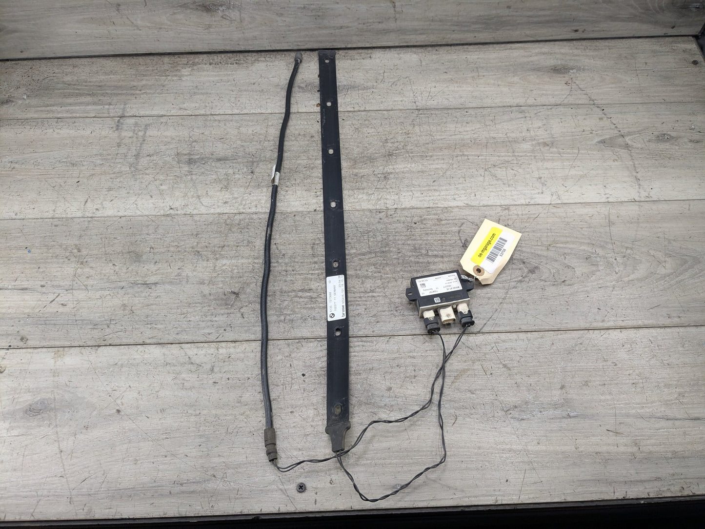 2011-2016 BMW 528i F10 Rear Smart Opener Sensor Module W/ Harness & Strap SET 7306797 OEM BMW F02 F10 F13 F25 F30 F32 F80 Control Unit Smart Opener Module w/ Sensor