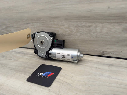 2022 BMW M340i G20 Sunroof Sun Roof Glass Motor 7424804 OEM BMW G20 G22 G26 G42 G80 G82 G87 M2 M3 M4 Sunroof Moonroof Motor Drive Unit