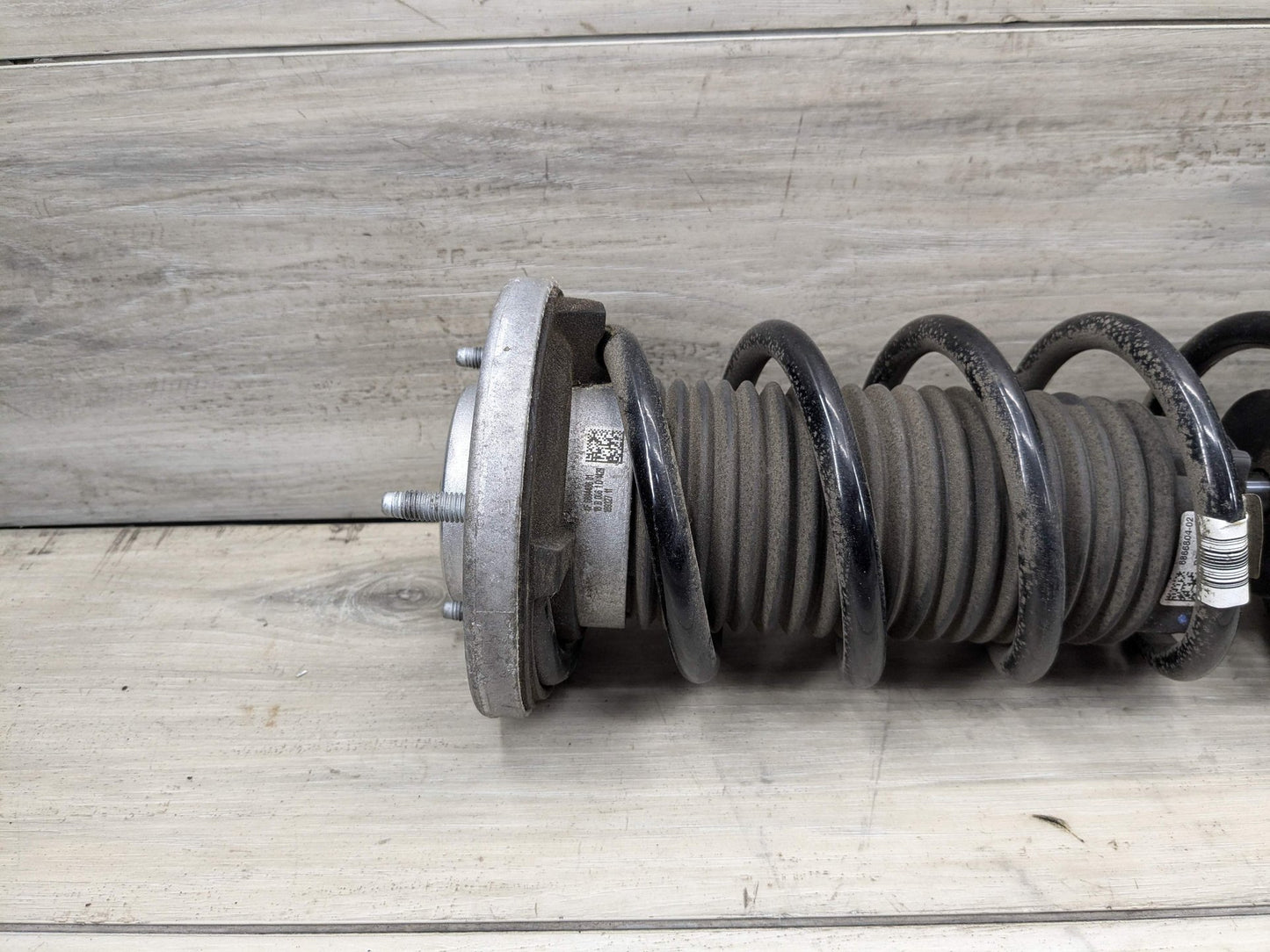 2018 BMW 540i G30 Rear Left or Right Spring Strut Shock Absorber 6866615 OEM BMW G30 530 540 REAR Left Right Suspension Strut Shock Absorber w/ Spring