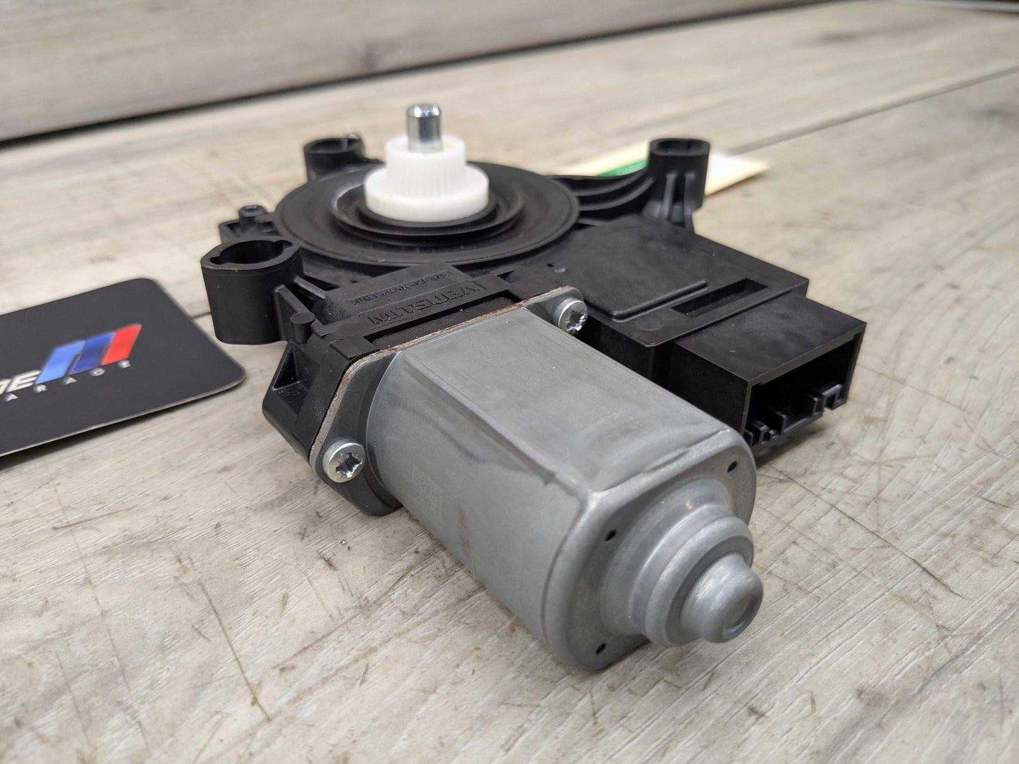 2021 BMW 330i G20 Rear Left Driver Door Window Glass Regulator Motor 8498863 OEM BMW G20 G80 330 M340 M3 REAR Left Driver Side Door Window Regulator Motor