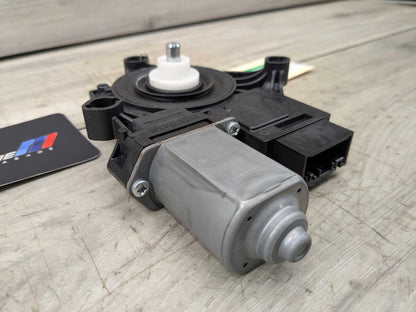 2021 BMW 330i G20 Rear Left Driver Door Window Glass Regulator Motor 8498863 OEM BMW G20 G80 330 M340 M3 REAR Left Driver Side Door Window Regulator Motor
