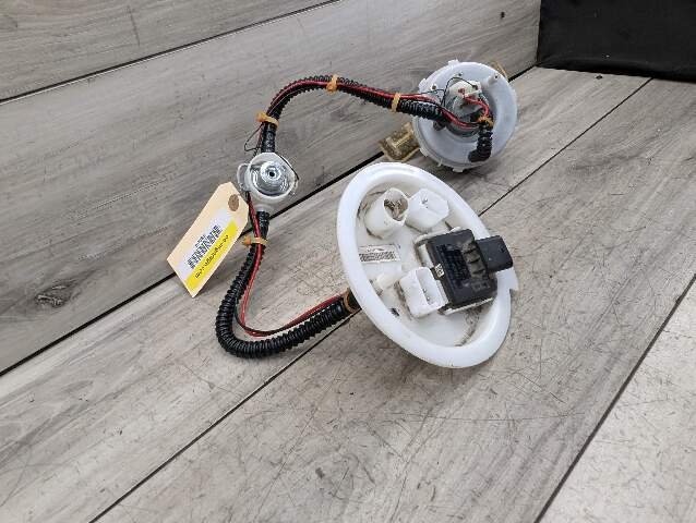 2011 - 2016 BMW 528i F10 Fuel Gas Tank Sending Unit Assembly 7308433 N20B20O0