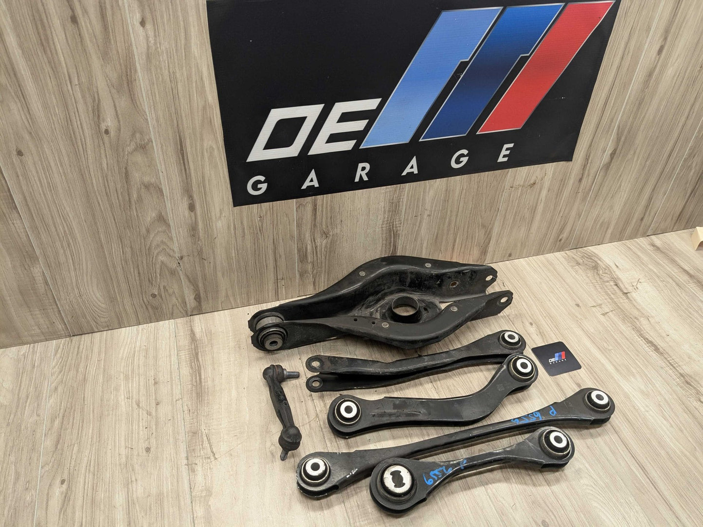 2023 BMW M240i G42 Rear Right Passenger Control Arms SET 6886448 OEM BMW G20 G22 G23 G26 G29 G42 Rear Right Passenger Upper Lower Control Arm SET