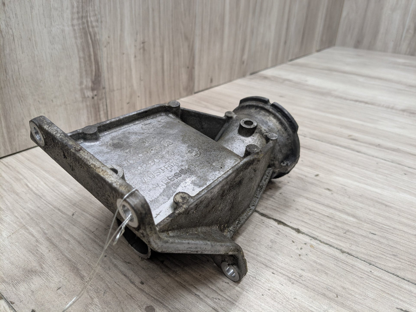 OEM BMW G01 G05 G12 G20 G26 G42 G80 Front Differential Axle Support Bracket