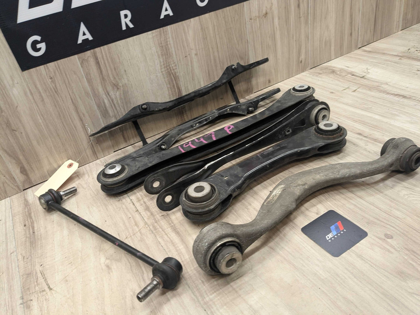 2017 BMW 750i G12 Rear Right Passenger Control Arms SET 6861116 OEM BMW G11 G12 G14 G15 G16 G30 Rear Right Passenger Upper Lower Control Arm SET