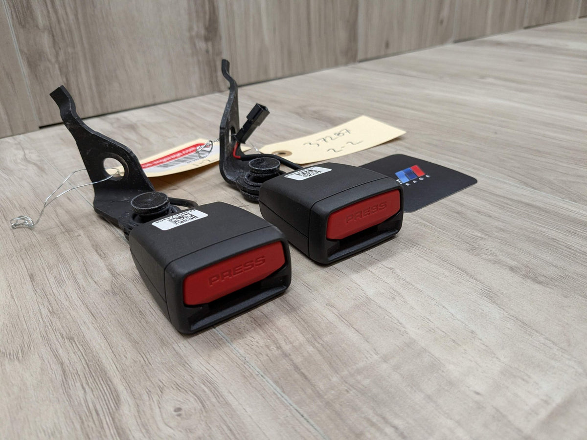 22-25 OEM BMW G42 230 M240 Front Left Right Side Seatbelt Seat Belt Buckle PAIR