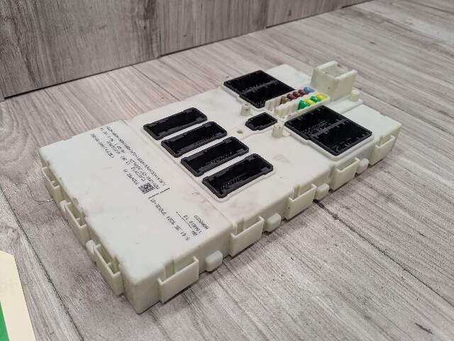 OEM BMW F22 F30 F32 F33 F36 F80 F82 Body Control Junction Box Module FEM