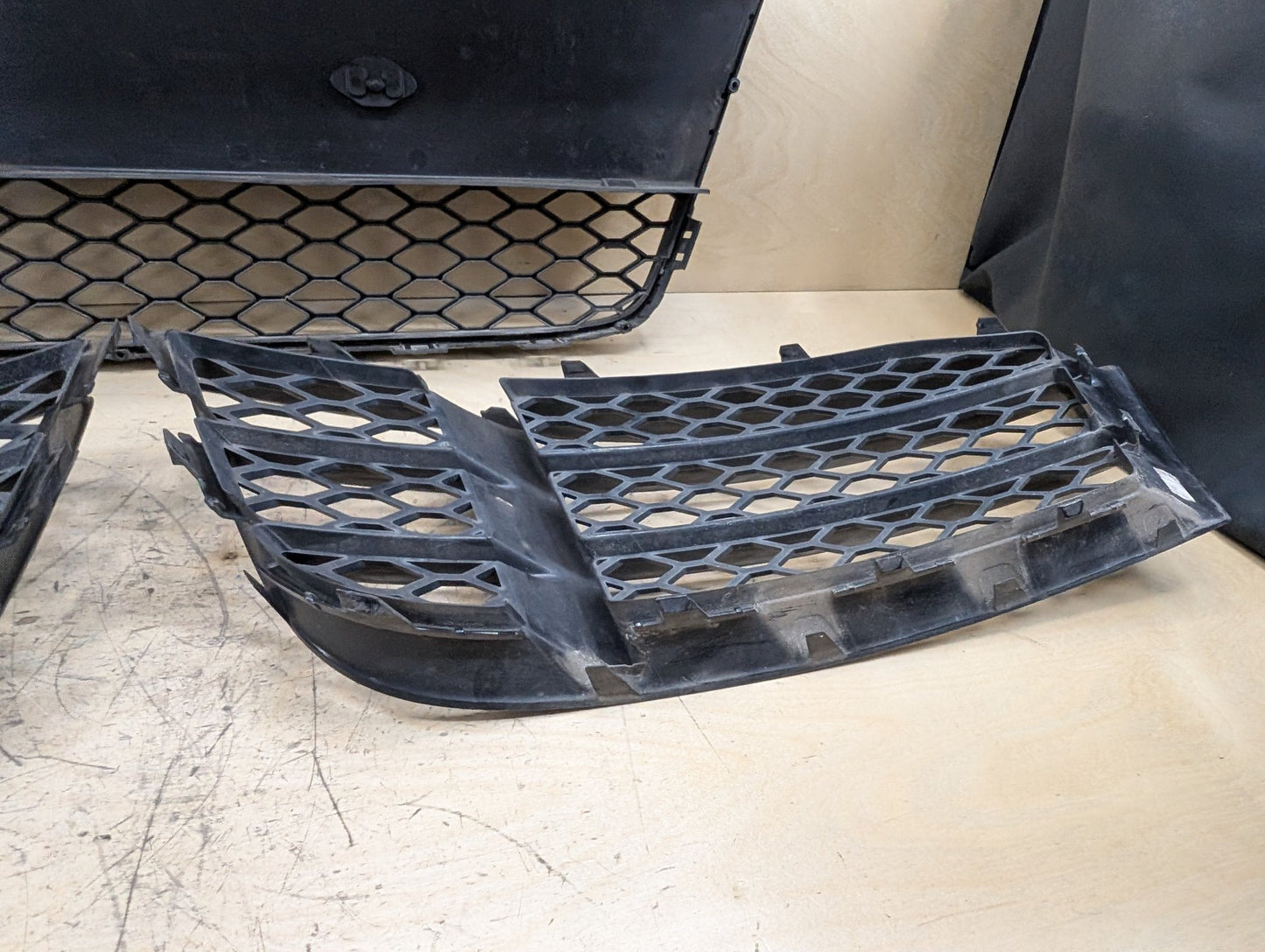 2011-2017 Audi RS5 8T Front Left Right Center Bumper Cover Grilles SET 8T0853651J OEM