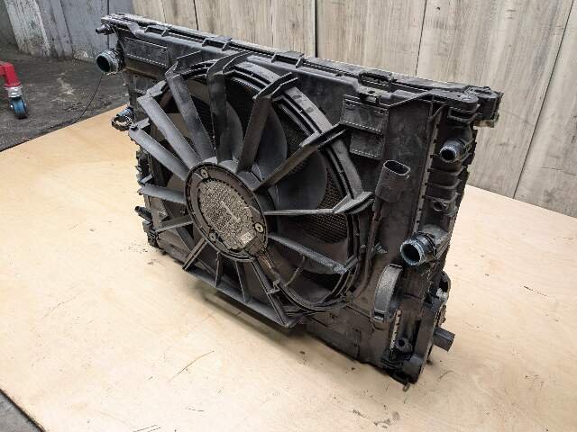 16-19 OEM BMW G12 740 Engine B58 Radiators Cooling Fan Shroud Motor 600W