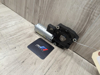 2023 BMW M240i G42 Sunroof Sun Roof Glass Motor 7424804 OEM BMW G20 G22 G26 G42 G80 G82 G87 M2 M3 M4 Sunroof Moonroof Motor Drive Unit