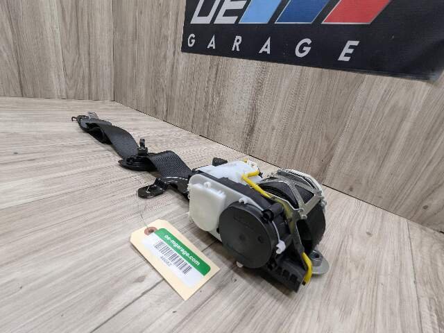 OEM BMW F90 G30 530 540 M550 M5 Front Right Passenger Seat Belt Retractor Black