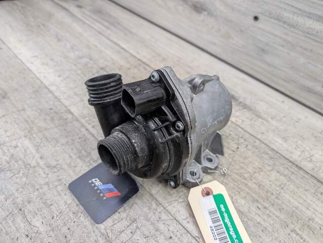 2011 BMW 135i E88 Engine Water Heater Control Valve Pump 5A05704