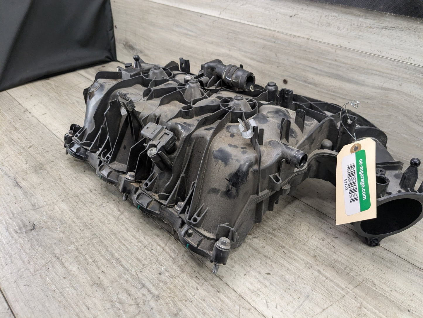 OEM BMW G01 G20 G26 G30 230 330 430 530 X3 Engine B46 Intake Manifold 8647975