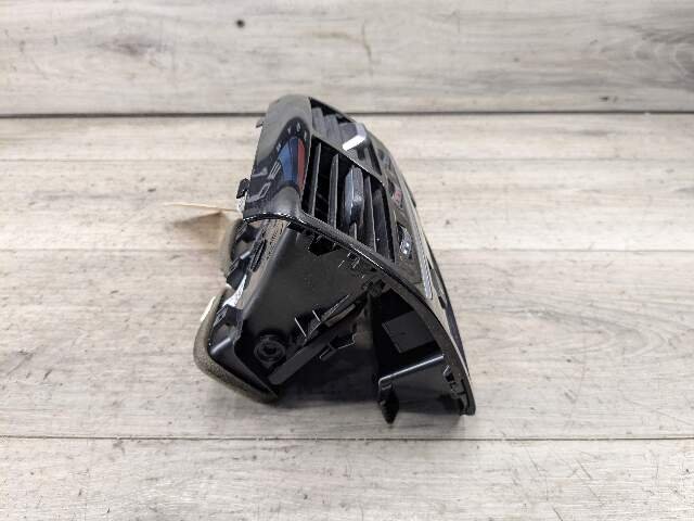 PRE-LCI OEM BMW F90 G30 530 540 M5550 Rear Center Console AC Air Vent Grille