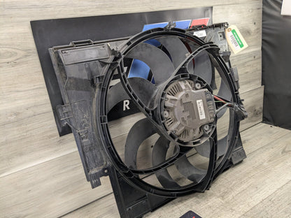 2014 BMW 335i F30 Radiator Fan Shroud Housing w/ Motor 7640513 12-16 OEM BMW F22 F23 F30 F32 F33 F36 F87 M2 Radiator Cooling Fan Shroud 850W