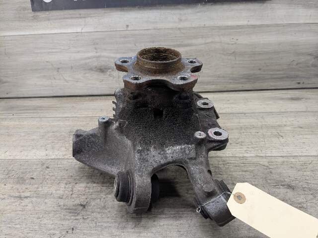 2017 - 2023 BMW M550i G30 Rear Right Passenger Spindle Knuckle w/ Bearing 6866338 N63B44O2