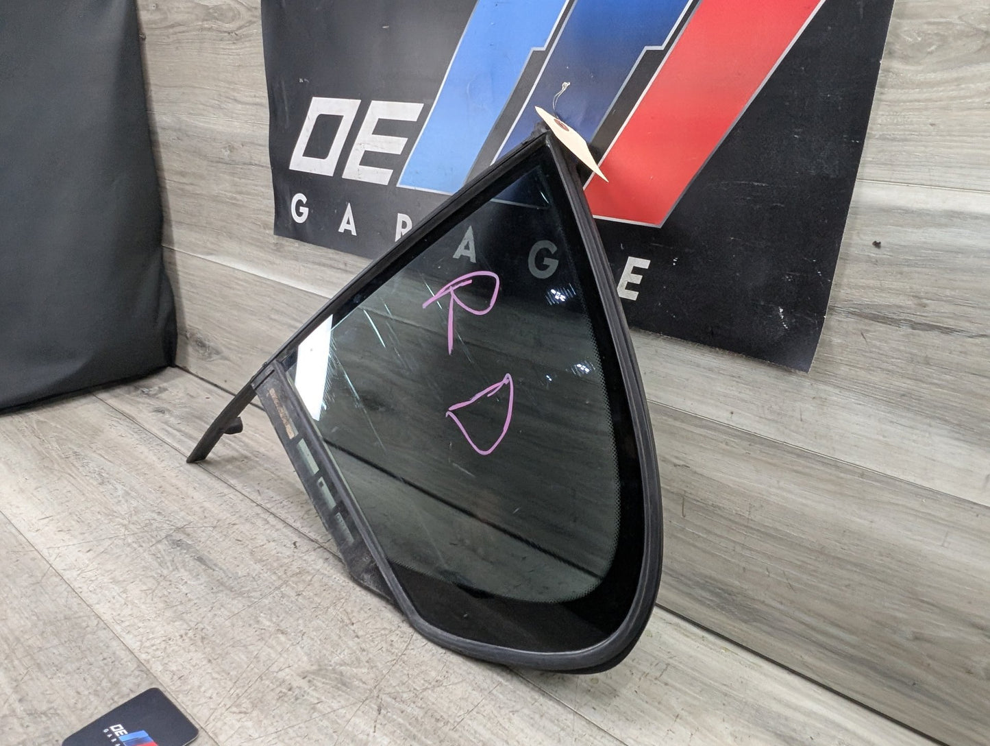 2017 BMW 740i G12 Rear Left Driver Door Window Glass 7384217 16-22 OEM BMW G12 740 750 M760 B7 Rear Left Driver Door Quarter Fixed Glass