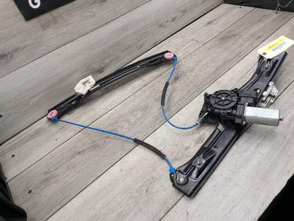 2011 - 2016 BMW 335i F30 Front Right Passenger Window Glass Regulator w/ Motor 7281886 N55B30M0