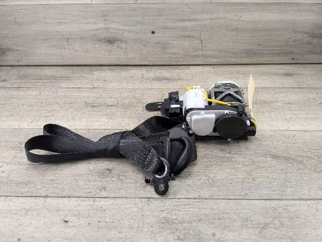 2017 - 2023 BMW M550i G30 Front Left Driver Seatbelt Seat Belt Retractor 7430115 N63B44O2