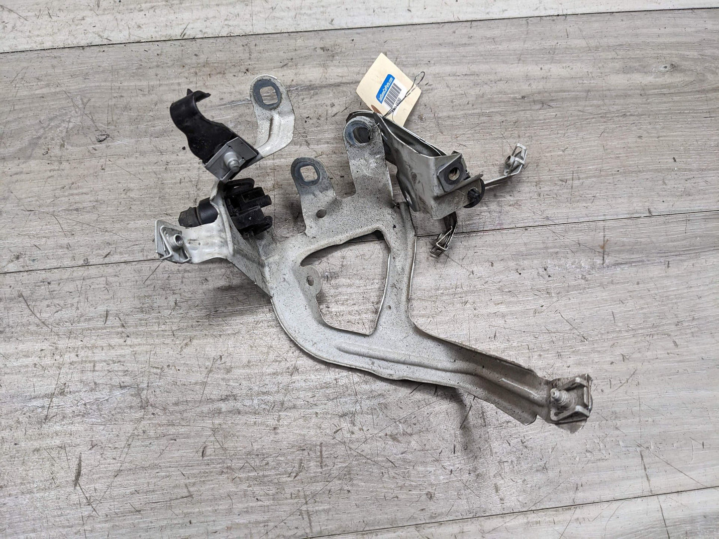 2013 BMW 535xi F10 Front Left Driver Fender Brackets SET 41357207209 11-16 OEM BMW F10 528 535 550 Front Right Side Fender Bracket Wing Holder SET