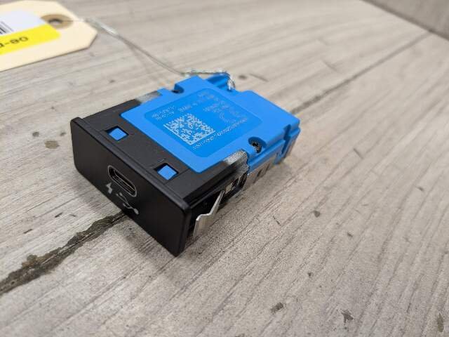 OEM BMW F44 F48 F97 G01 G05 G12 G20 G30 G80 USB Dual Type C Charger Port Socket