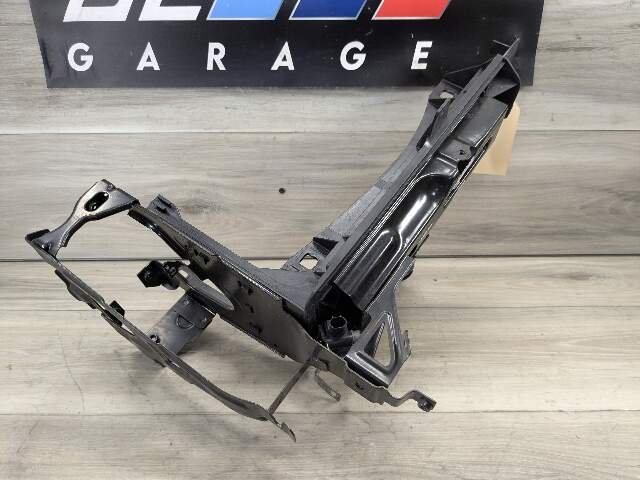 09-15 OEM BMW F01 F02 750 Front Right Headlight Support Mount Mounting Bracket